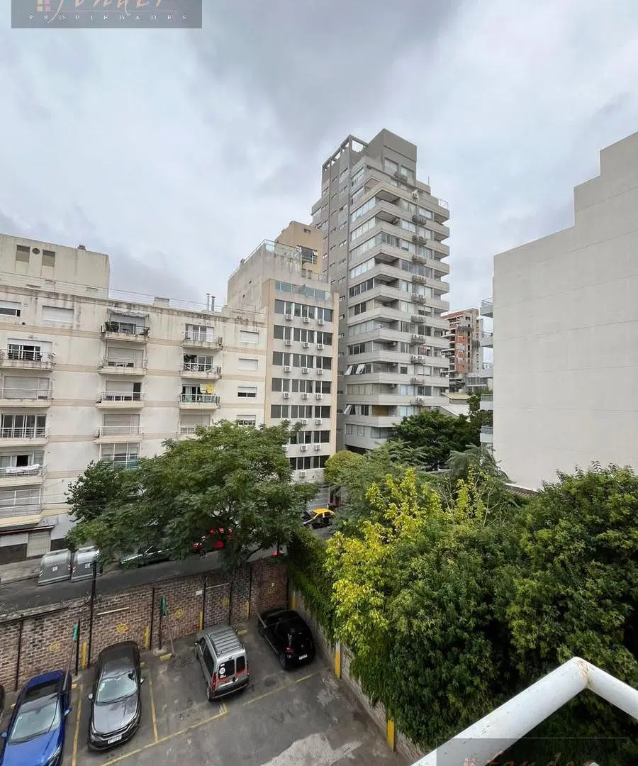 MONOAMBIENTE CON BALCON - ABASTO 5