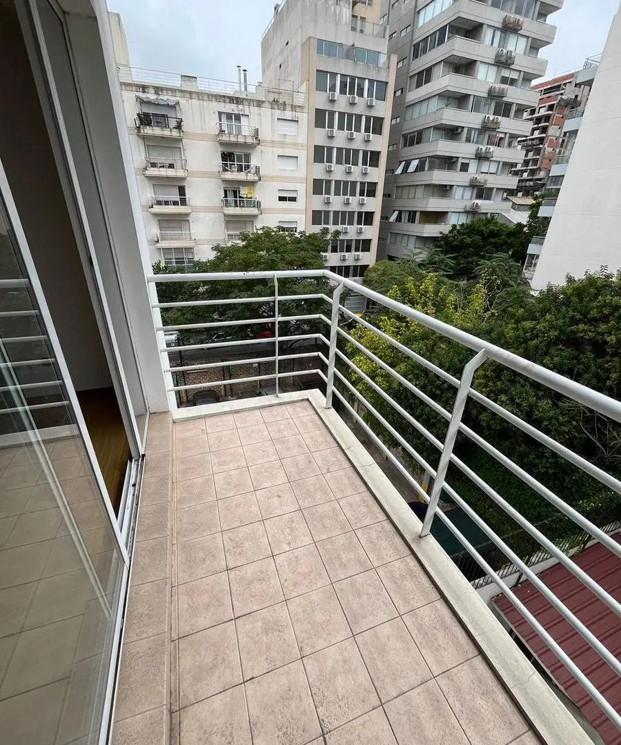 MONOAMBIENTE CON BALCON  - ABASTO 5