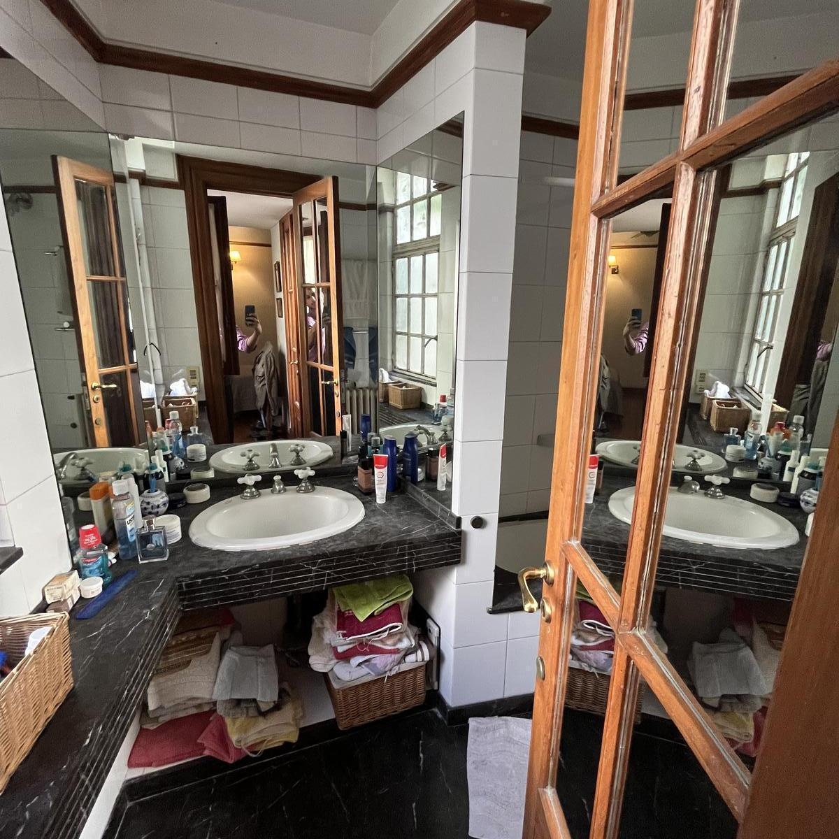 Casa con Cochera, Gran Terraza y Sotano en Zona Exclusiva de Belgrano R 2