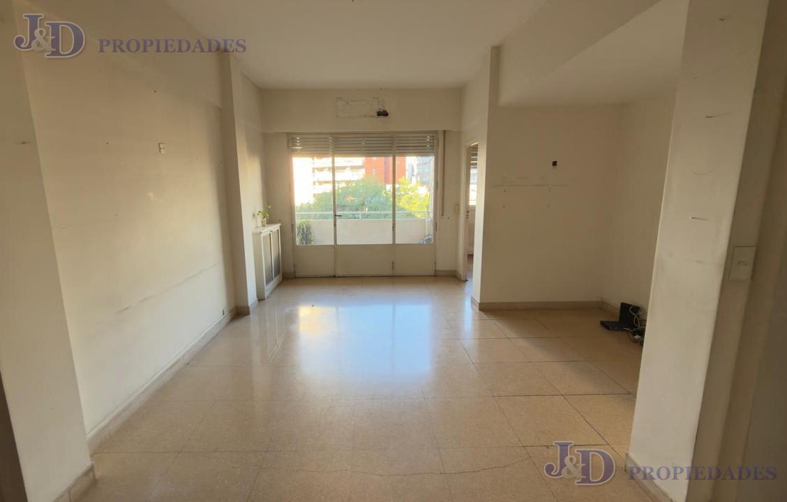 IMPORTANTE Y GRAN 4 AMBIENTES CON DEPENDENCIA EN RETIRO