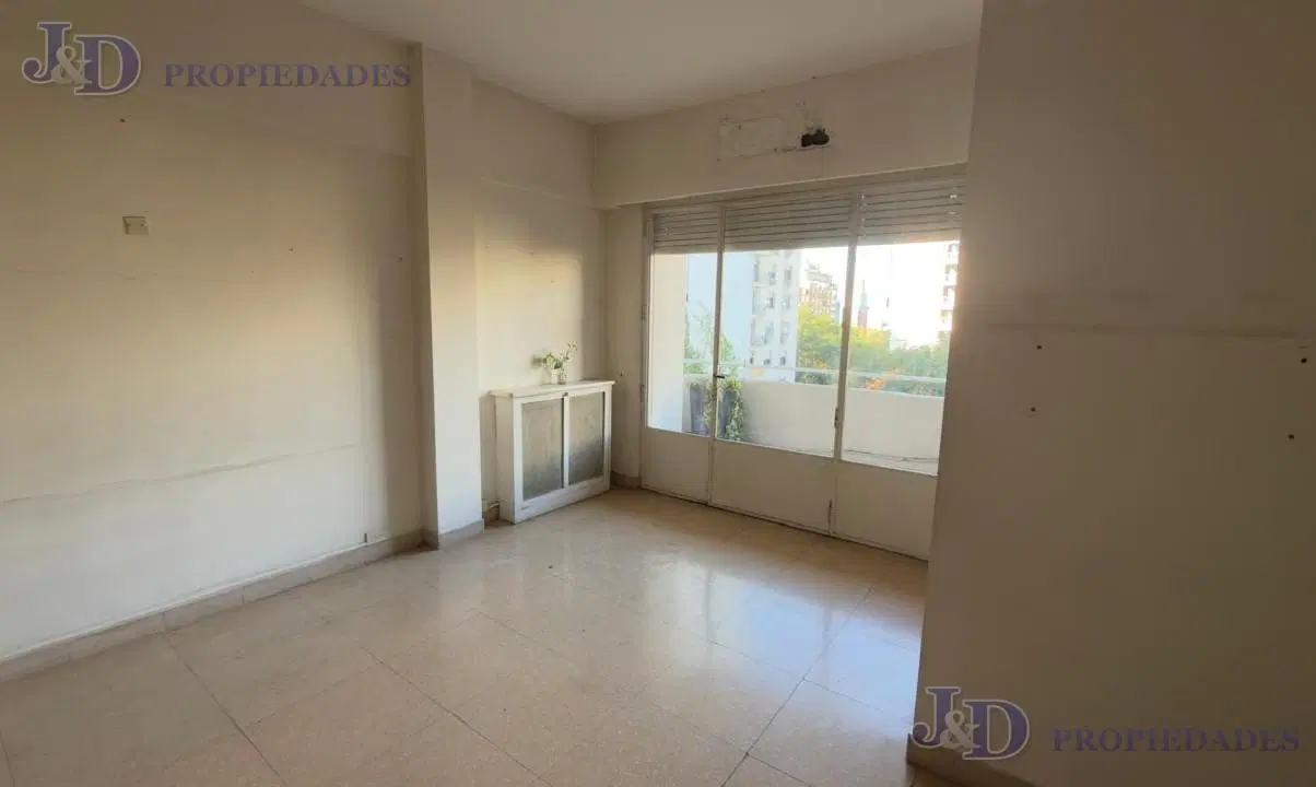 IMPORTANTE Y GRAN 4 AMBIENTES CON DEPENDENCIA EN RETIRO 4