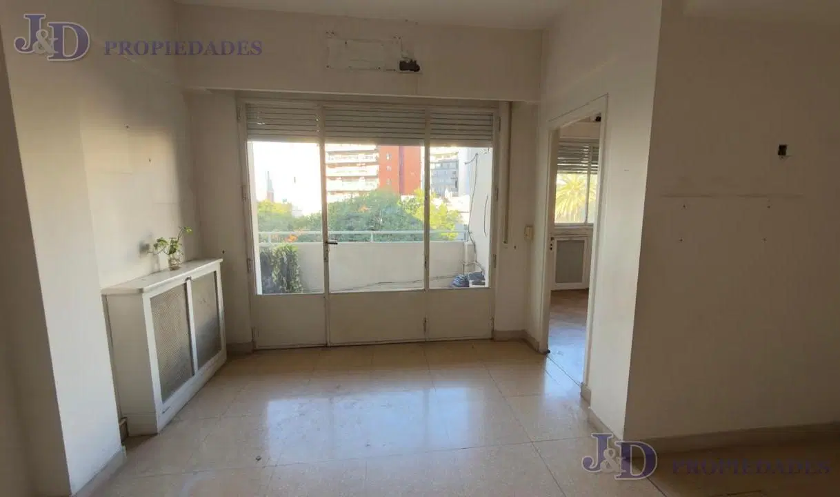 IMPORTANTE Y GRAN 4 AMBIENTES CON DEPENDENCIA EN RETIRO 1