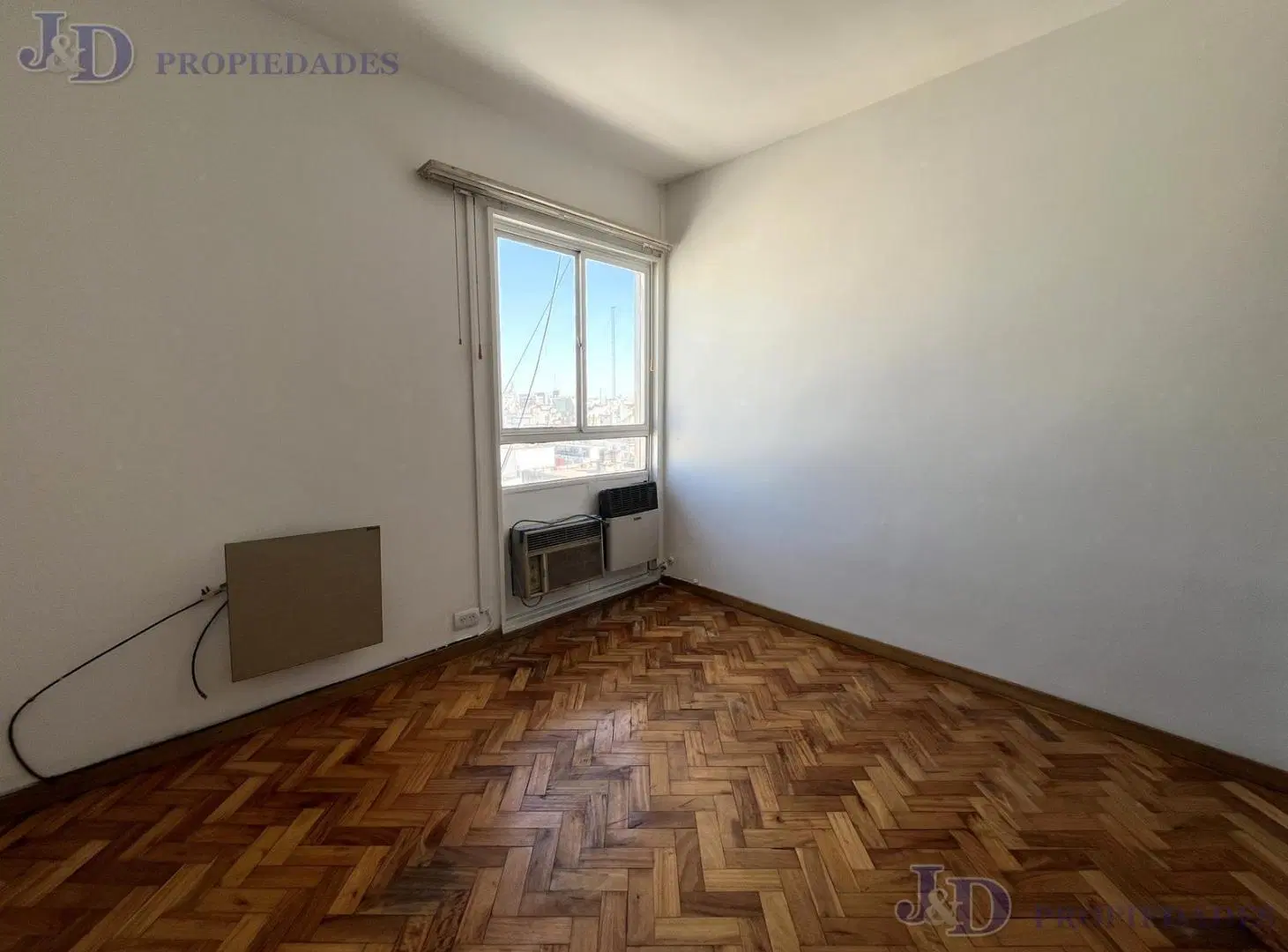 IMPECABLE DOS AMBIENTES EN DUPLEX EN LA ZONA TRIBUNALES 2