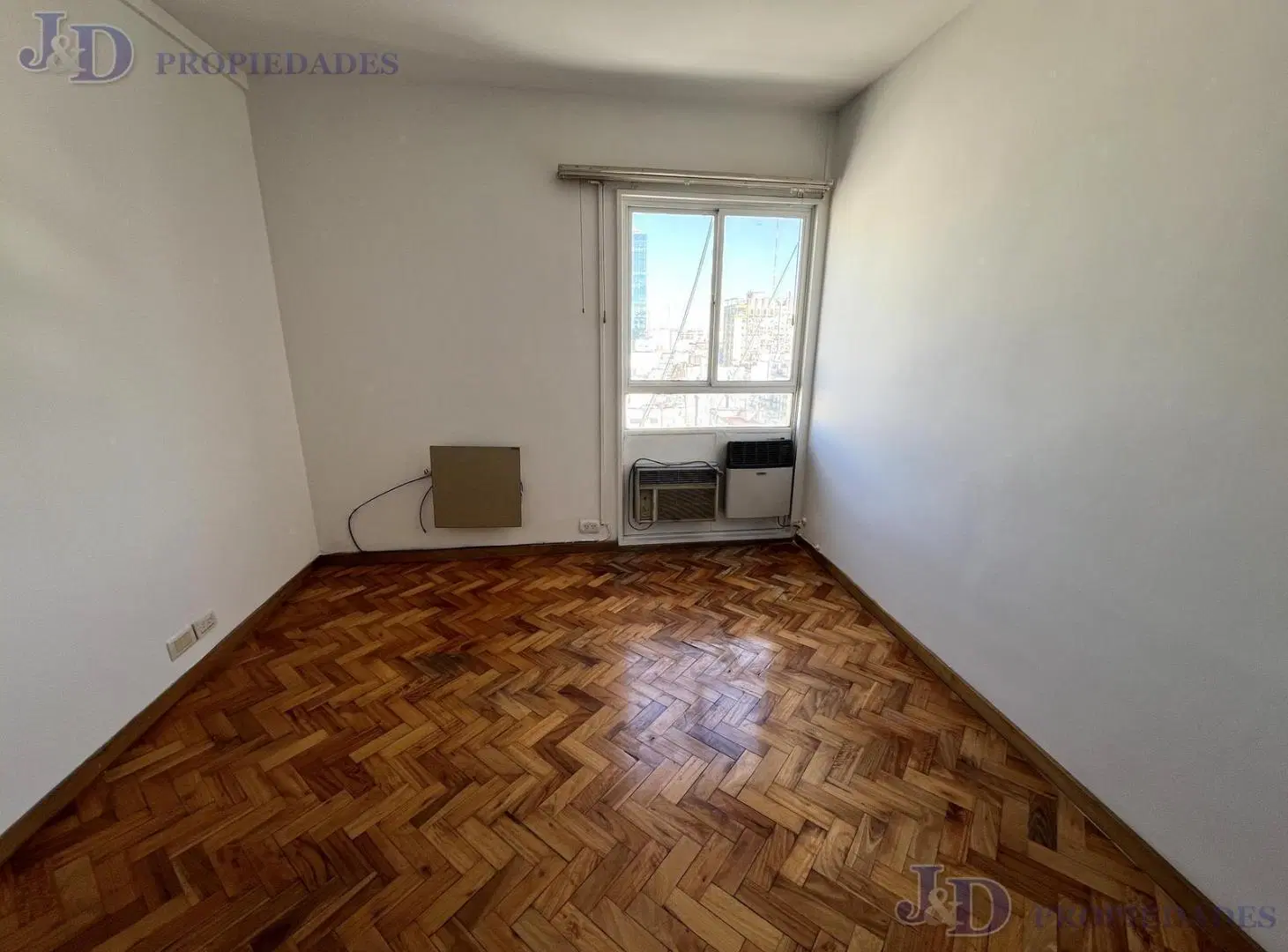 IMPECABLE DOS AMBIENTES EN DUPLEX EN LA ZONA TRIBUNALES 3