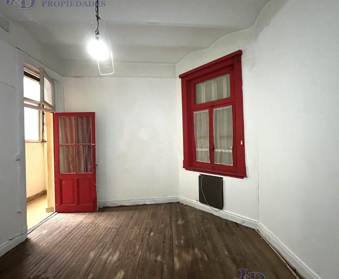 Foto de AMPLIO DEPARTAMENTO DE 3 AMBIENTES EN SAN TELMO, imagen 2