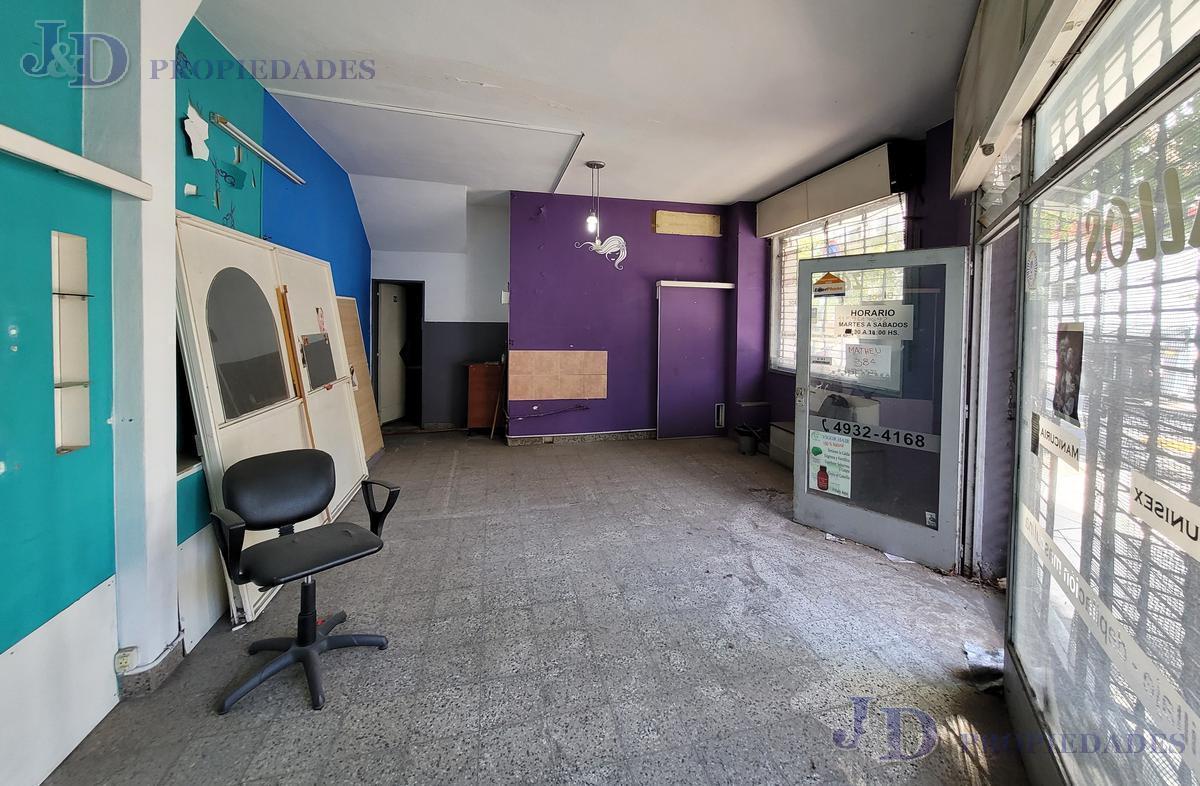 Foto de EXCELENTE LOCAL EN ESQUINA EN BALVANERA, imagen 4