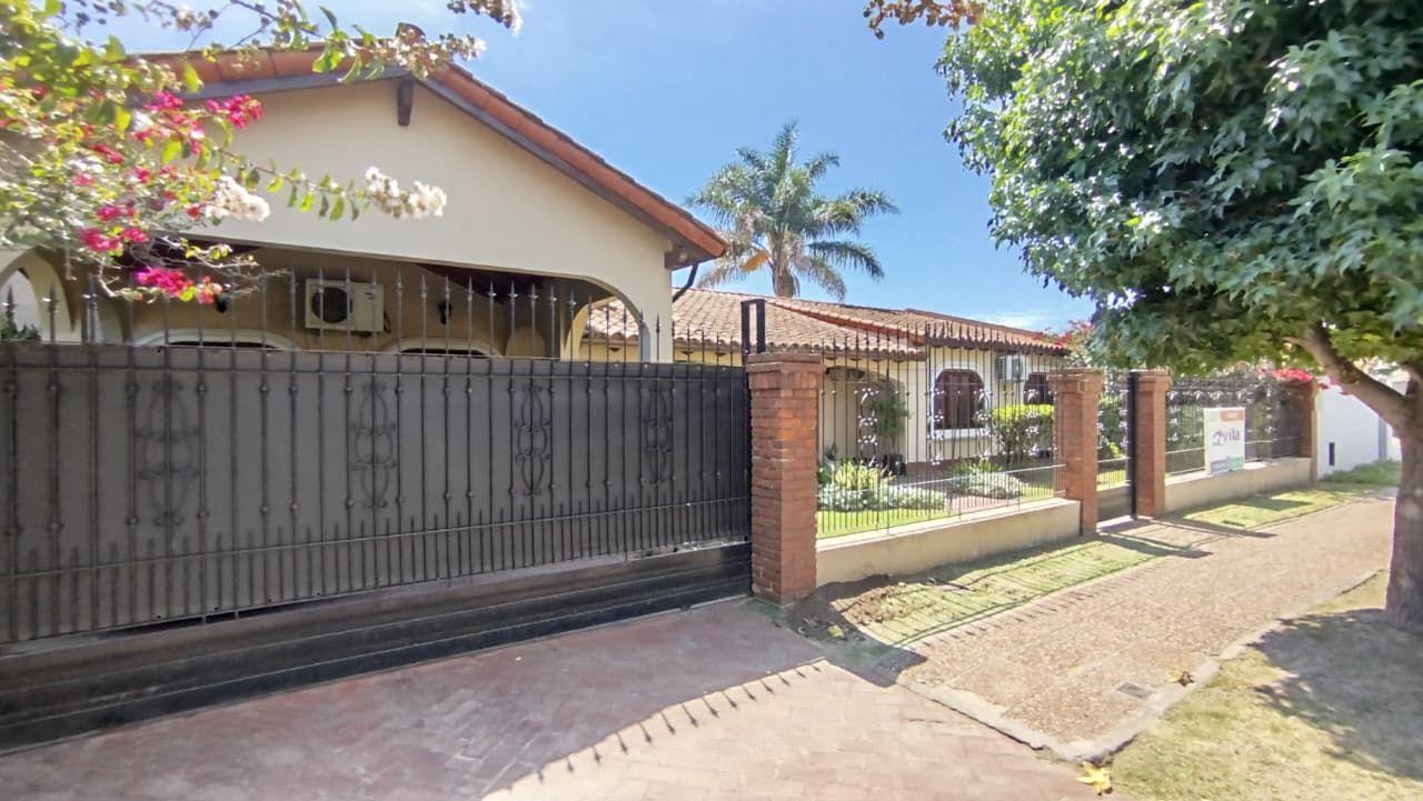 Foto de Venta Hermosa Casa Piscina Quincho Ciudad Evita, imagen 4