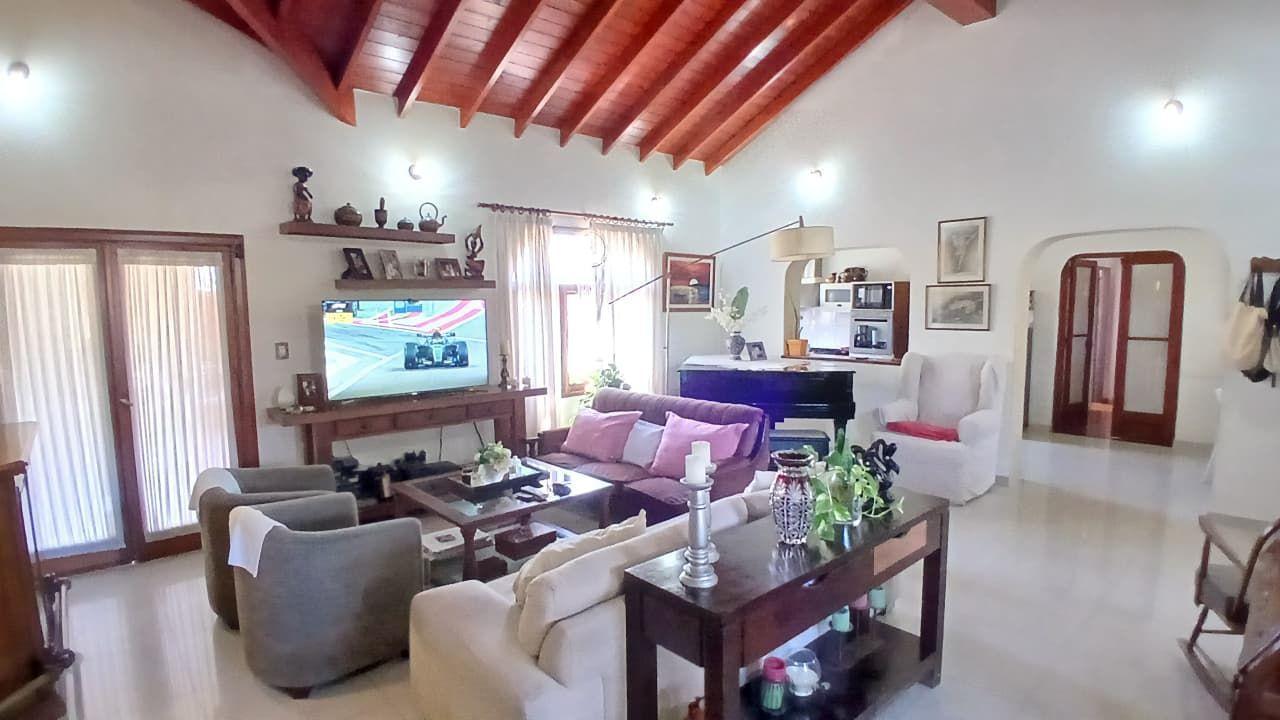 Foto de Venta Hermosa Casa Piscina Quincho Ciudad Evita, imagen 3
