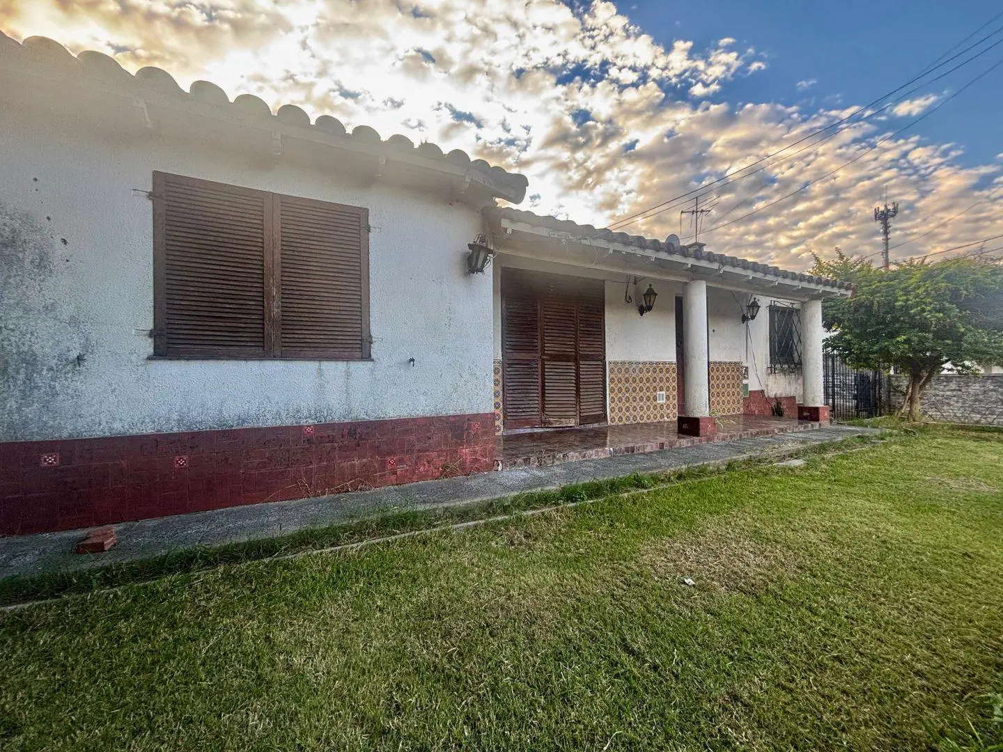 Venta Chalet 4 ambientes en Ciudad Evita (Circ. 3°, Secc. 5°)  Ideal para refaccionar y modernizar a 4
