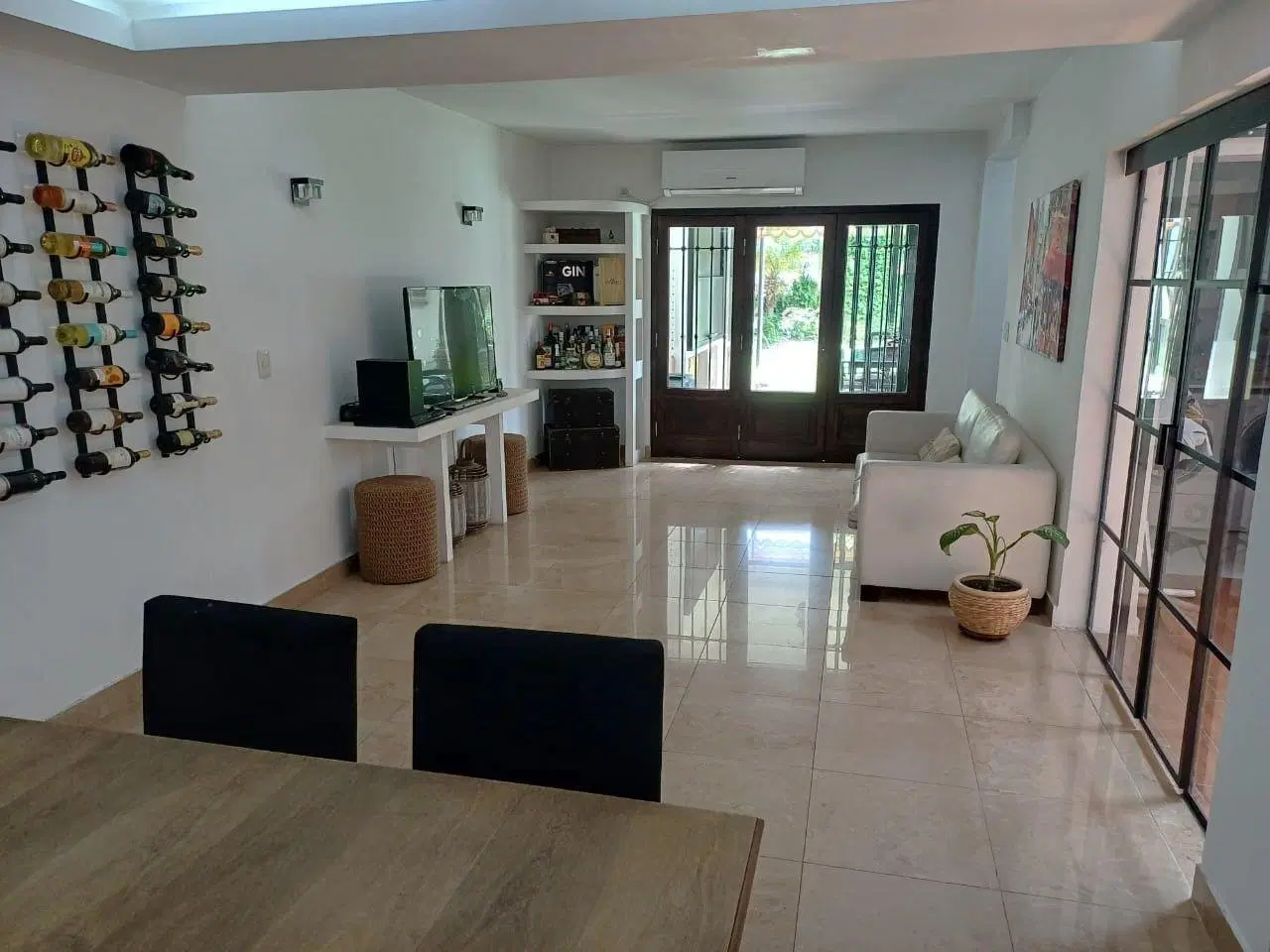 Excelente Casa 6 ambientes con piscina - ¡Apta crédito! 5