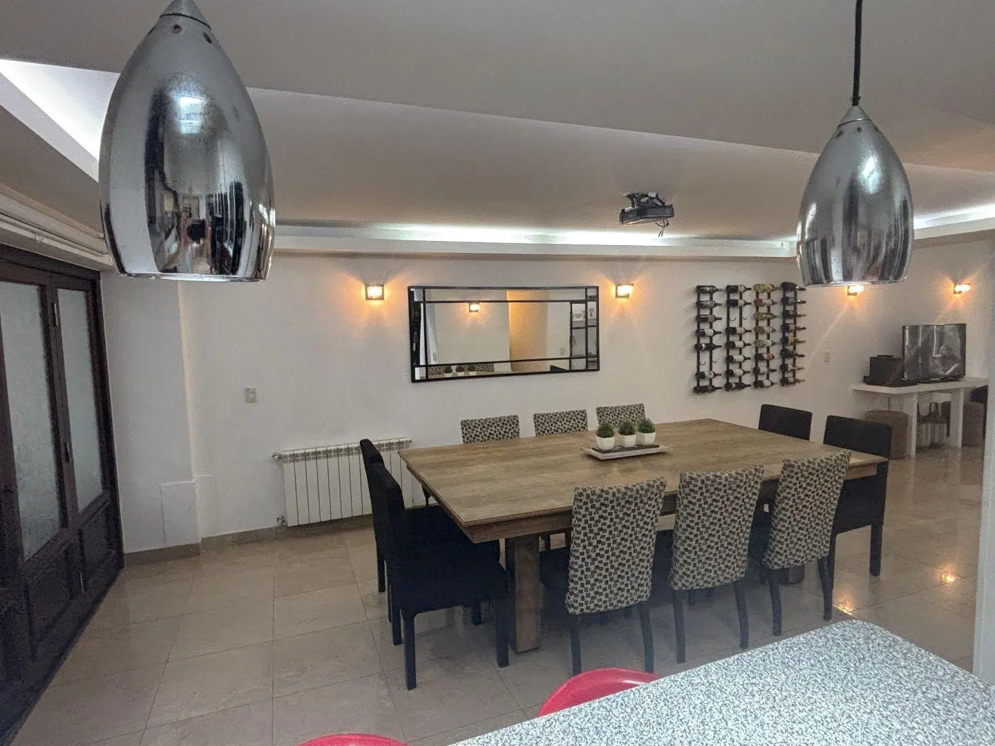 Excelente Casa 6 ambientes con piscina - ¡Apta crédito! 3