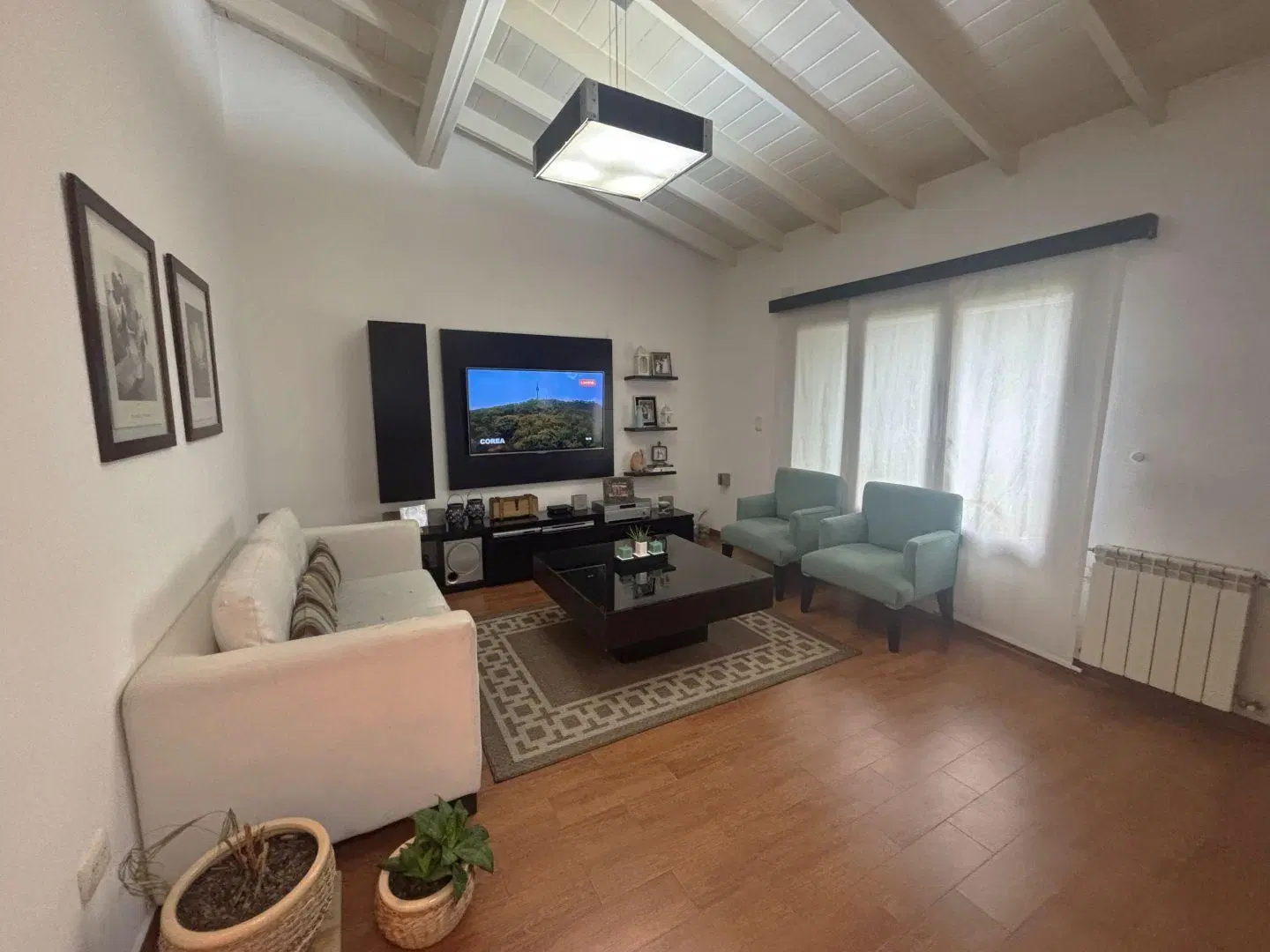 Excelente Casa 6 ambientes con piscina - ¡Apta crédito! 2