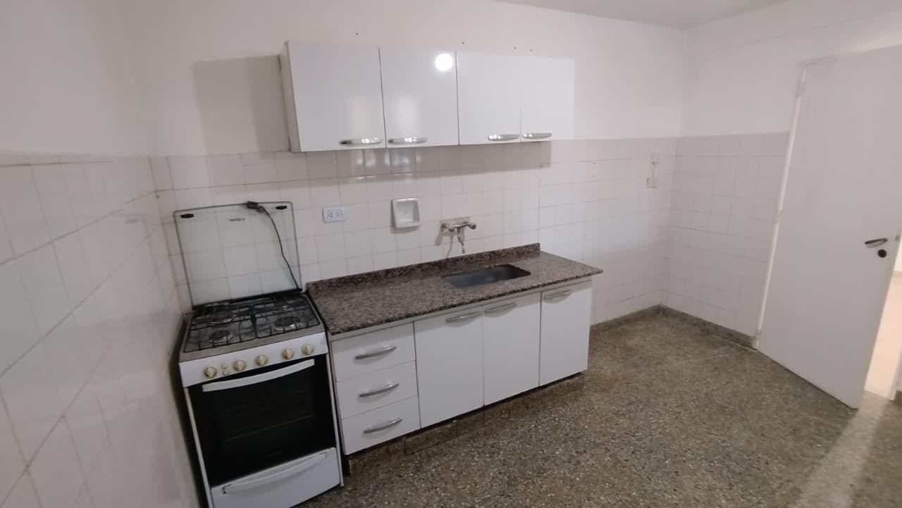 Foto de ALQUILER Departamento 3 Ambientes - Planta Baja con Patio - Barrio, imagen 4