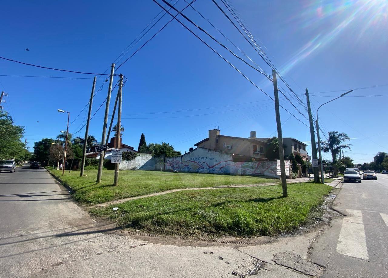 Foto de Venta Lote en esquina Sadop Ciudad Evita + Locales + Inversion, imagen 1