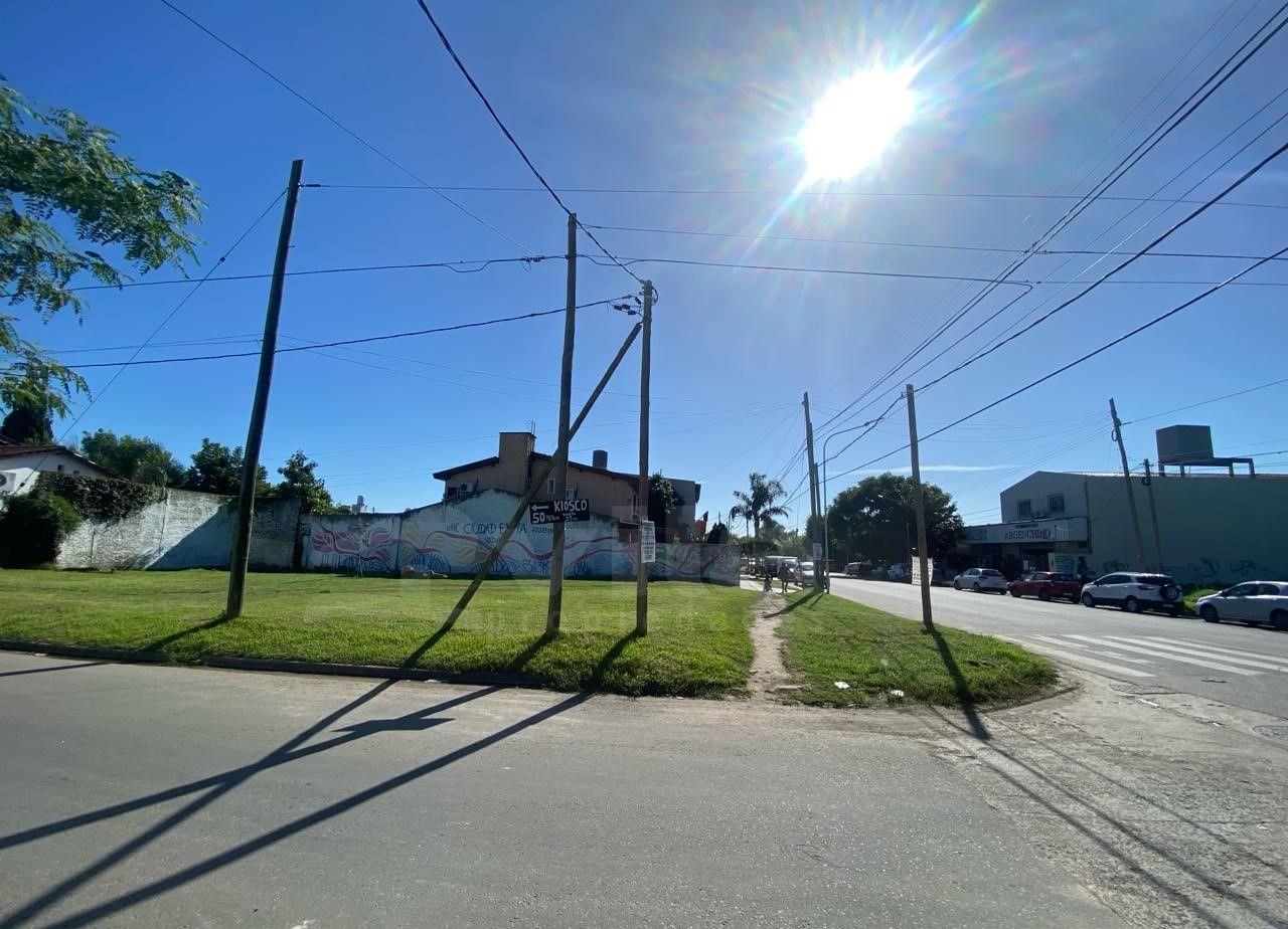 Foto de Venta Lote en esquina Sadop Ciudad Evita + Locales + Inversion, imagen 5