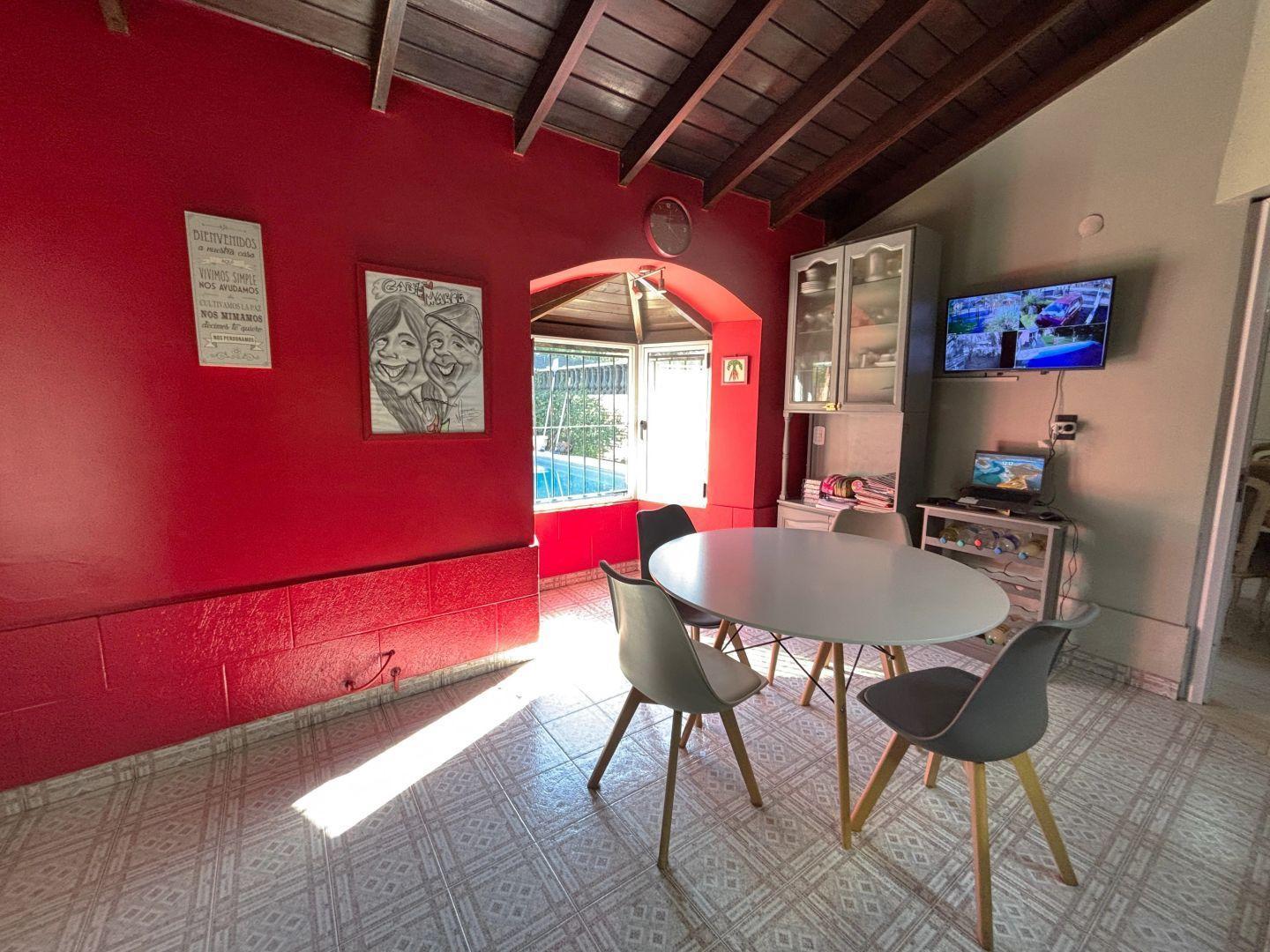 Foto de VENTA Excelente propiedad 5 ambientes en zona residencial piscina, imagen 5