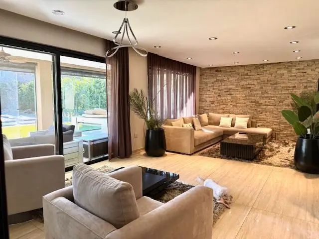Excelente casa a la venta en Saint Matthew´s en lote central de 976m2 5