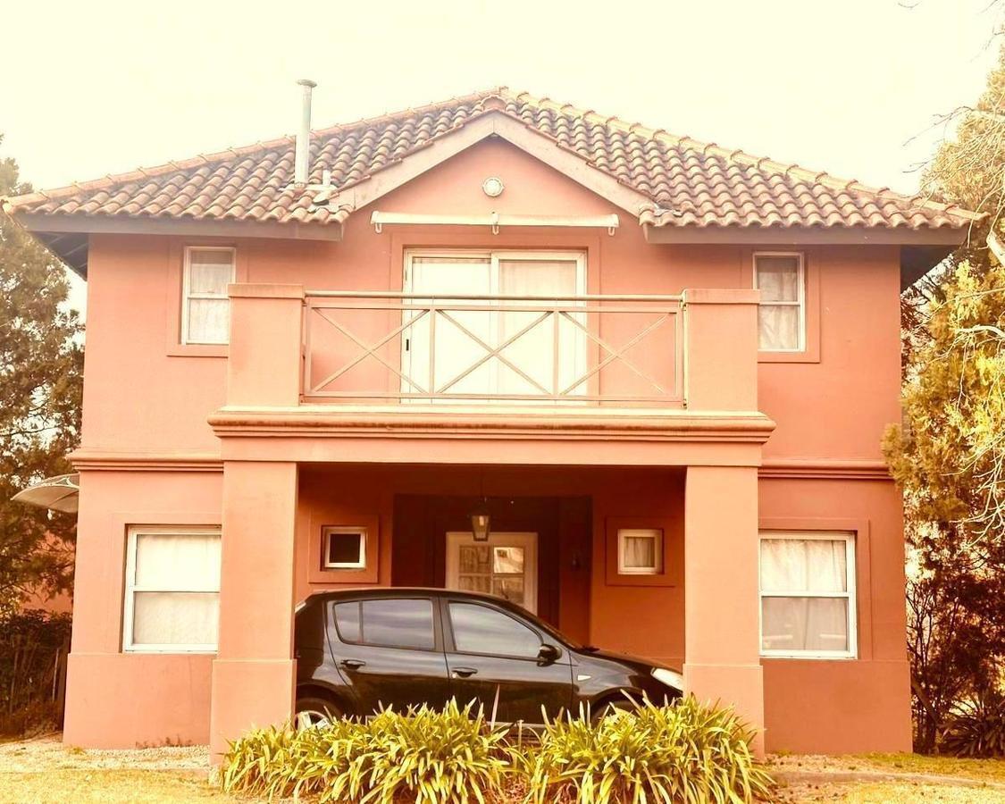 CASA EN VENTA EL MOLINO SOBRE LOTE CENTRAL