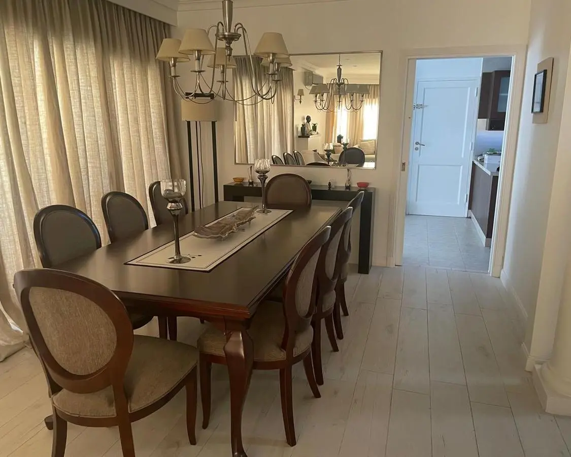 Casa impecable en Abril Club de Campo 3