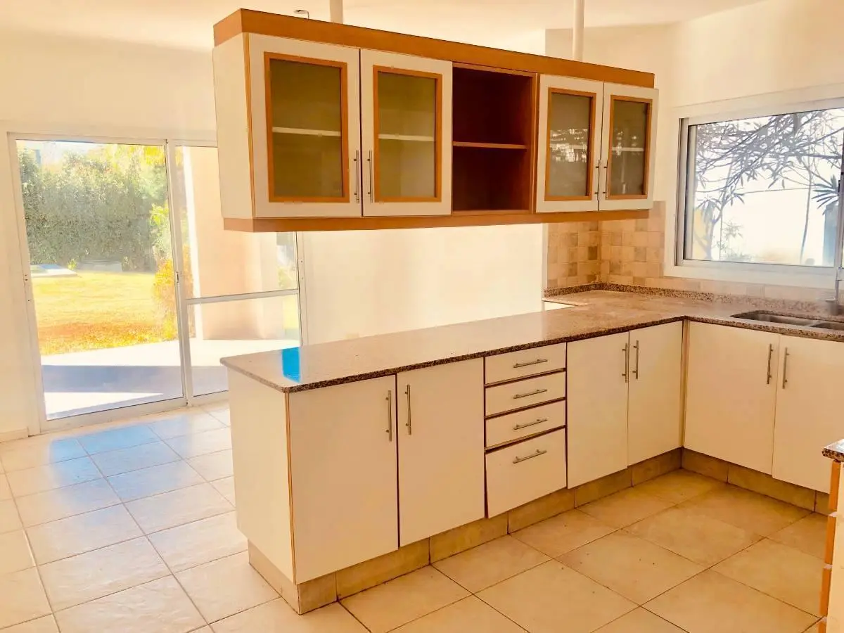 Muy linda casa en Los Potrillos sobre lote central 3