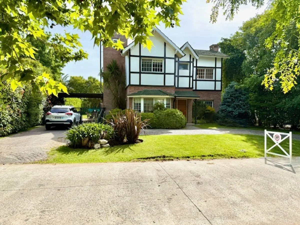 Casa en Venta BC. "La Tranquera " Lote central ,3 dorm 3