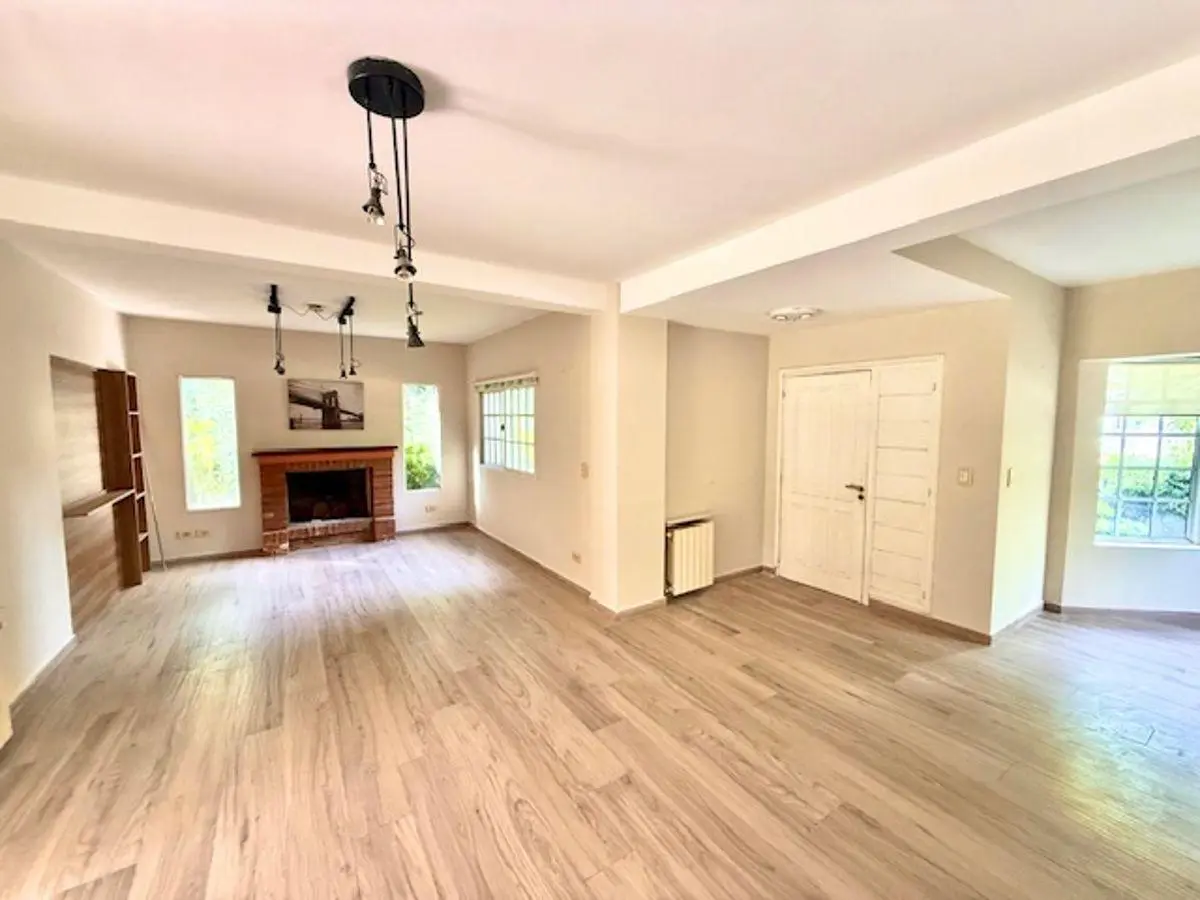 Casa en Venta BC. "La Tranquera " Lote central ,3 dorm 5