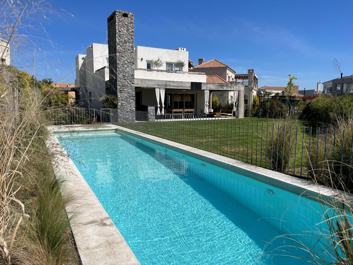 VENTA, USD 620.000 - AYRES PLAZA