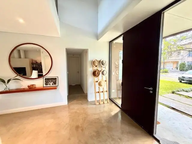 Casa en VENTA  BC .Los Laureles 4