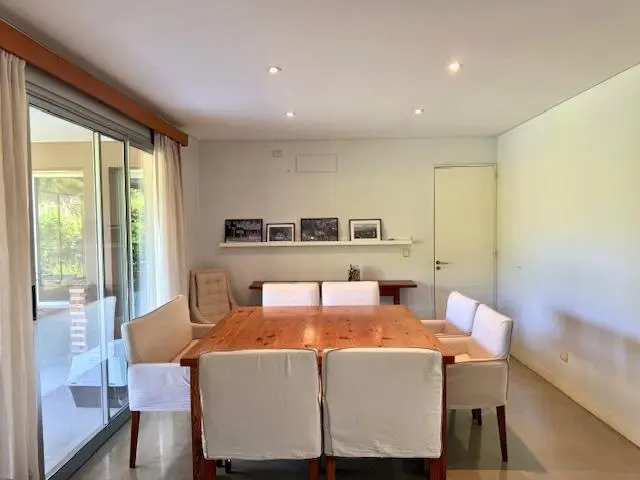 Casa en VENTA  BC .Los Laureles 8