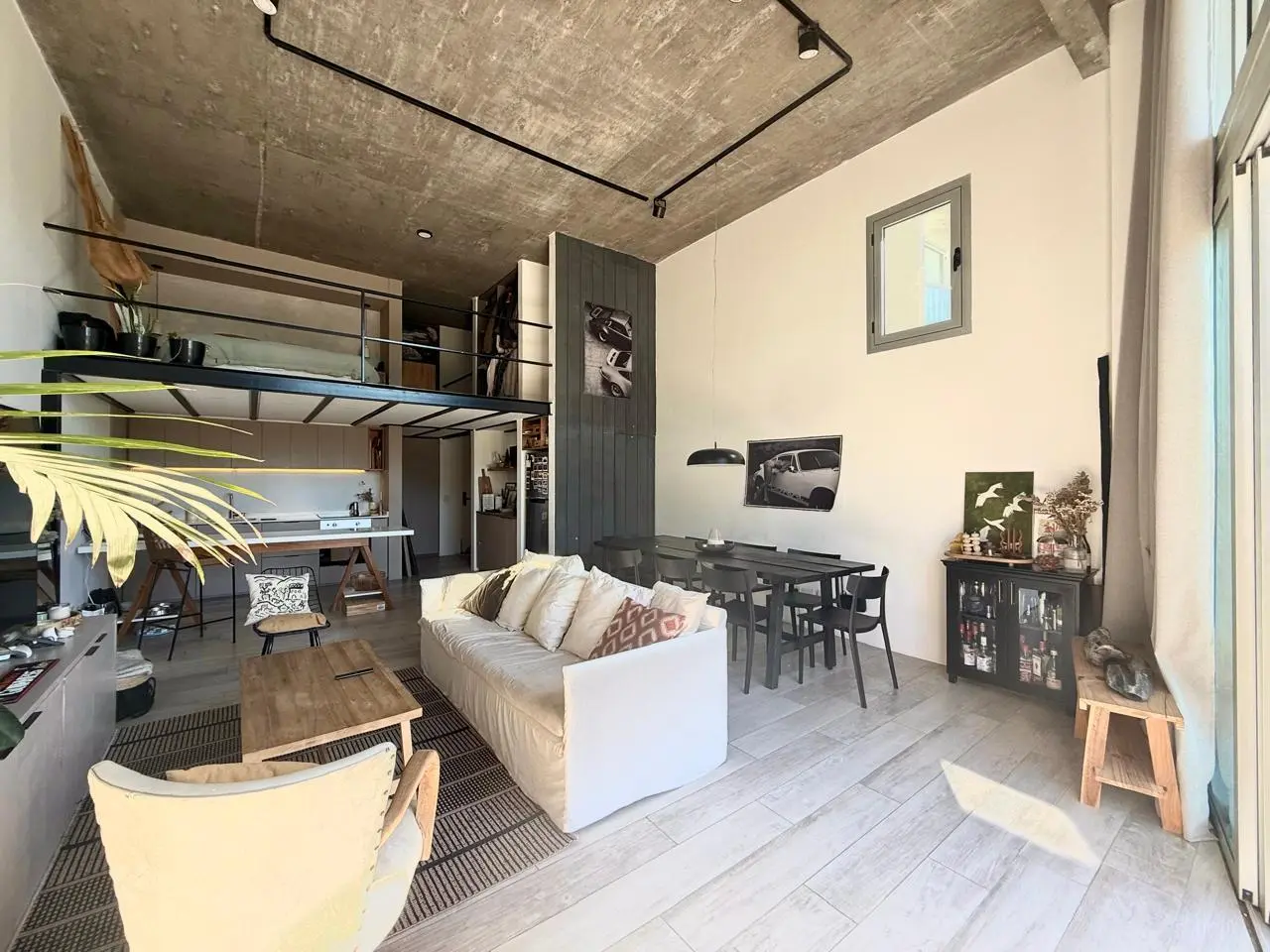 Excelente Loft de 90 mts2 de 2 ambientes y una terraza de 20 mts con vistas al interior del complejo 4