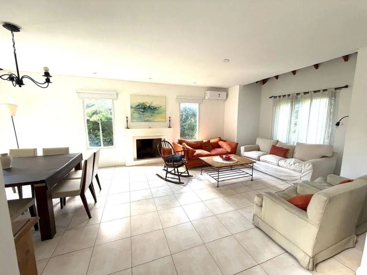 Casa de 220 m² con 4 habitaciones en venta en El Molino 3