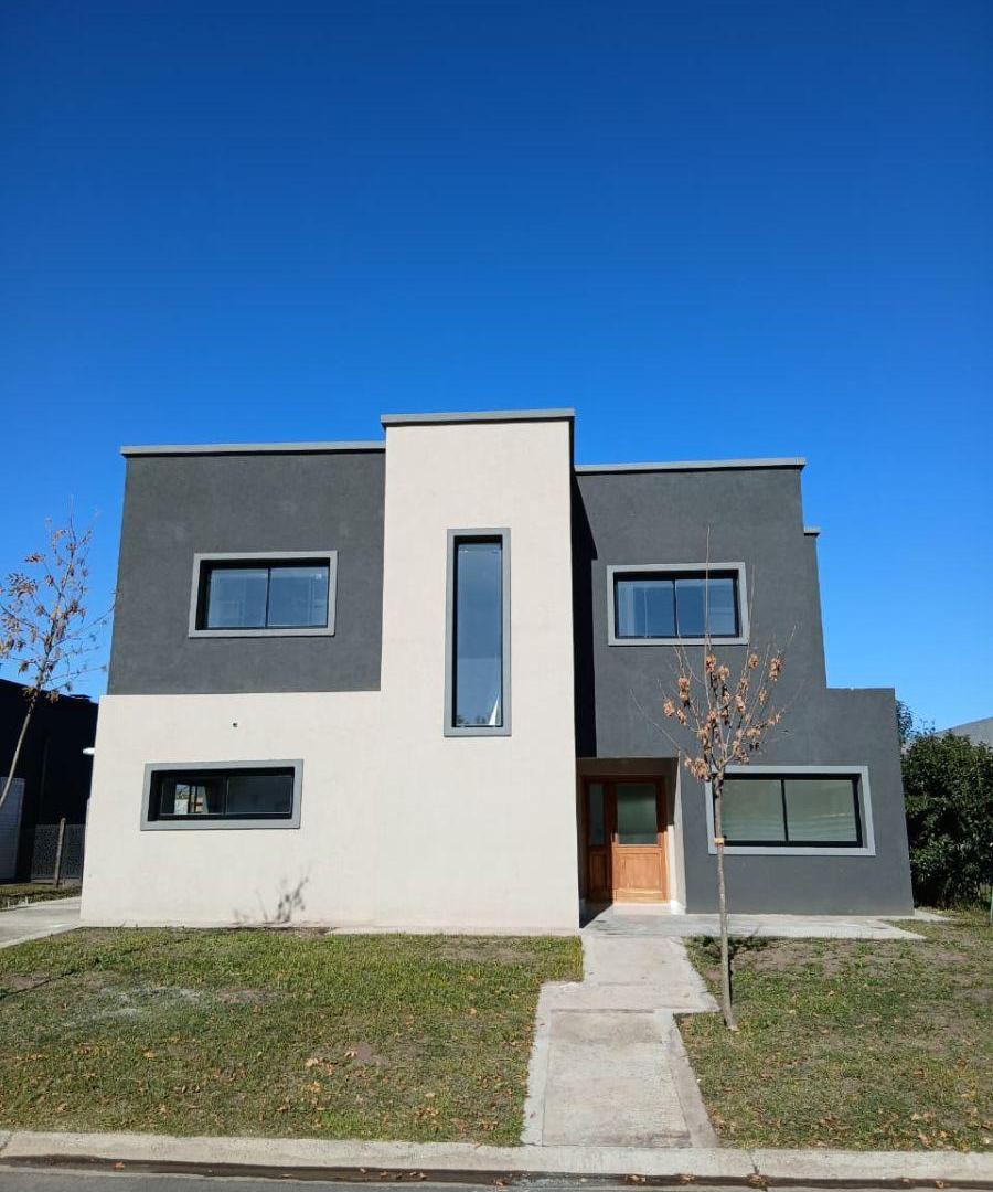 CASA EN VENTA 4 DORMITORIOS +ESCRITORIO EN SAN PABLO