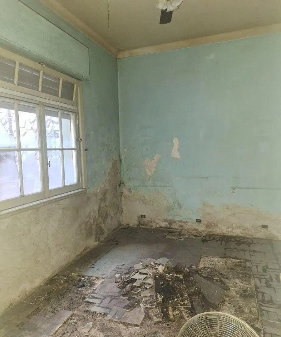 Amplio local con vivienda en Martínez 8
