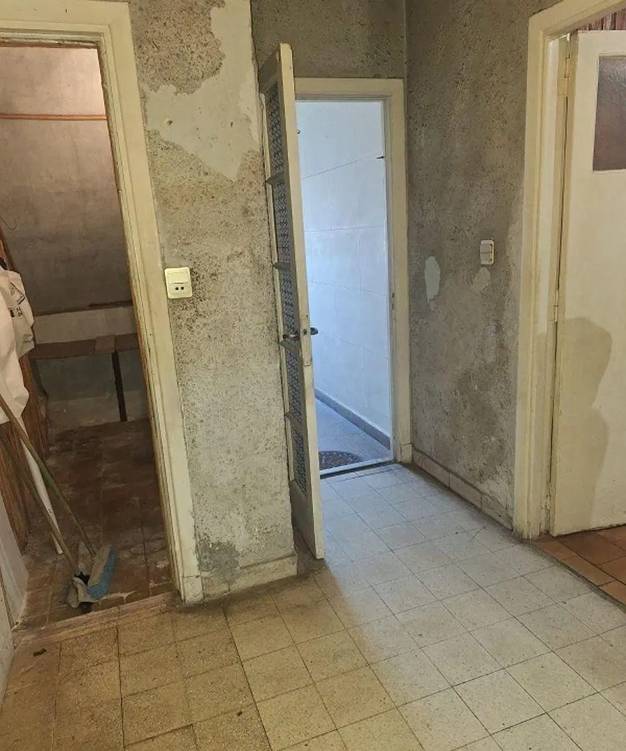 Amplio local con vivienda en Martínez 1