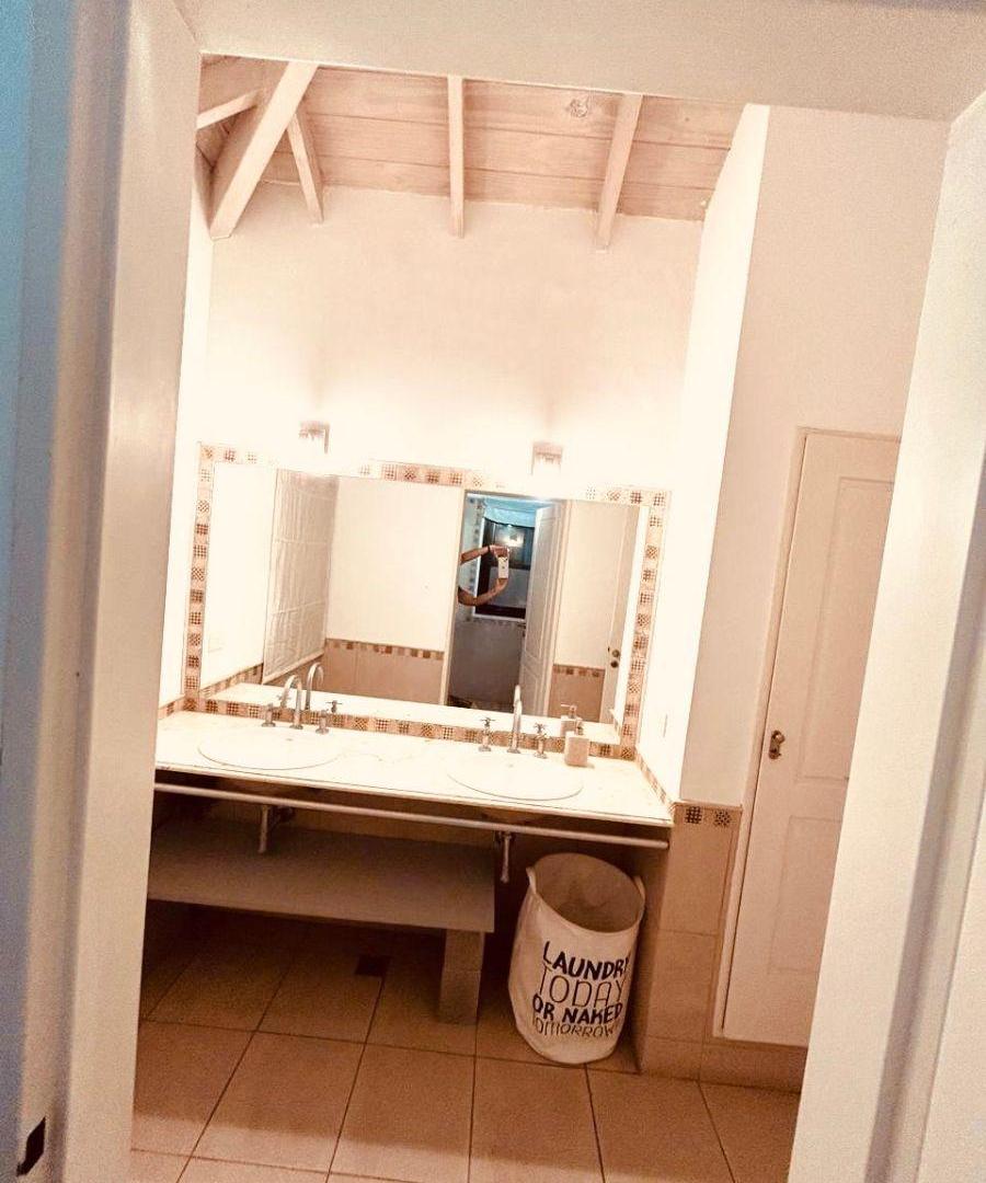 Foto de Casa de 275 m² con 4 dormitorios en alquiler en Ayres de Pilar, imagen 1