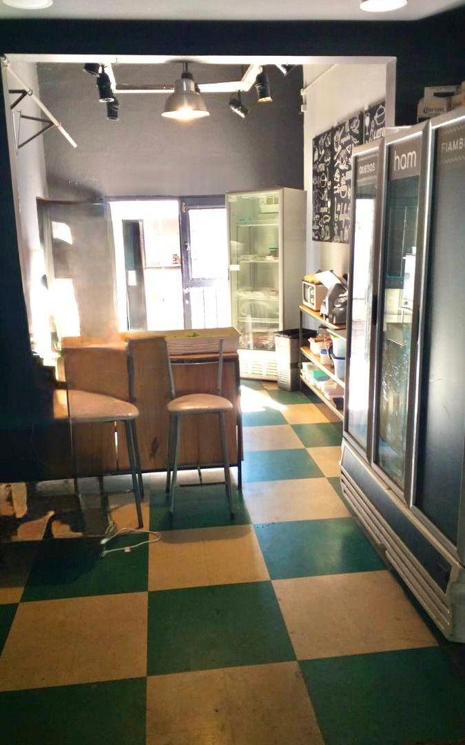 Foto de Local comercial de 104 m² cubiertos en alquiler en Martínez, imagen 1