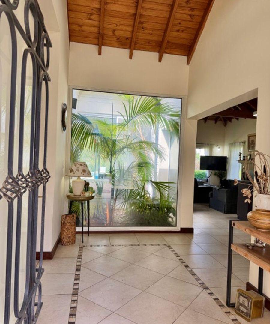 Foto de Casa en VENTA -PLANTA BAJA-lote CENTRAL ,pileta en Pilar del Lago- apto, imagen 5