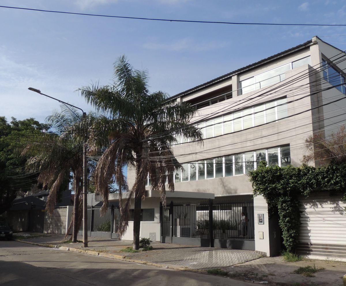 Edificio de 2545 m² en alquiler con cocheras y deposito en Olivos