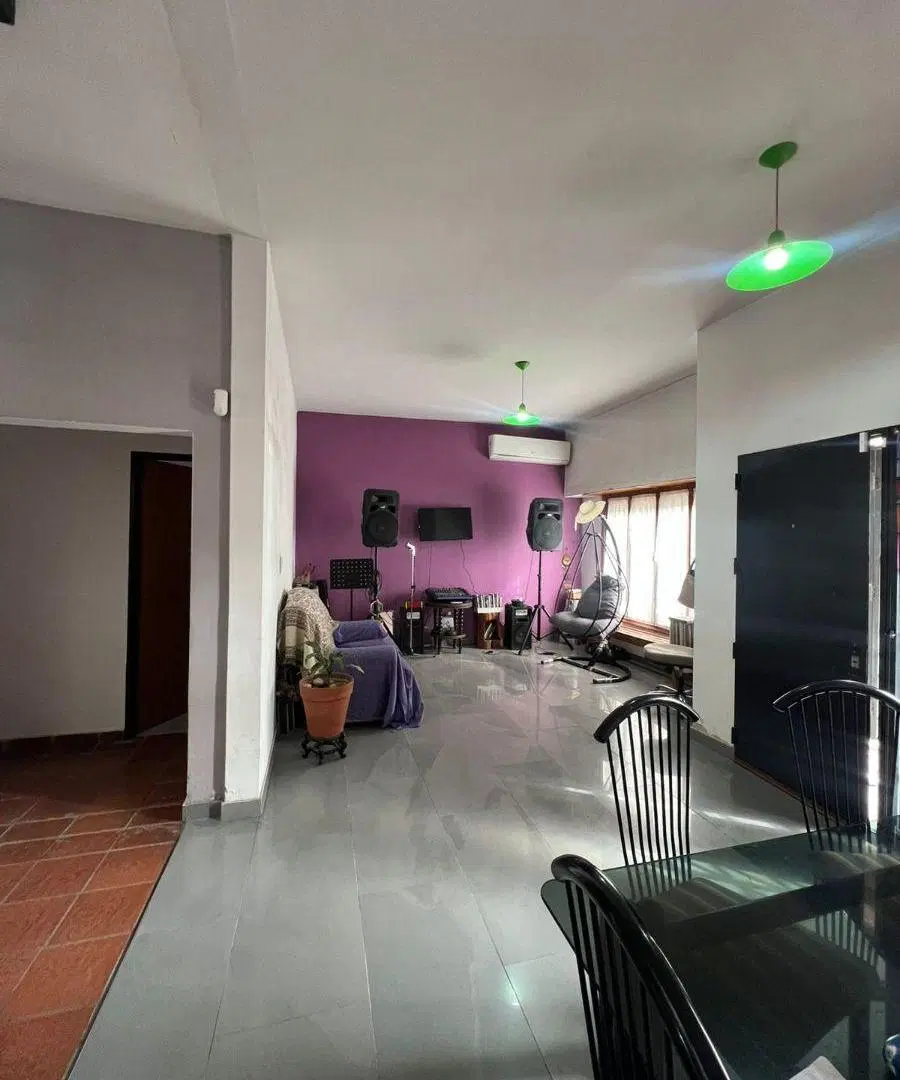 Excelente oportunidad casa 5 ambientes con patio y cochera 2