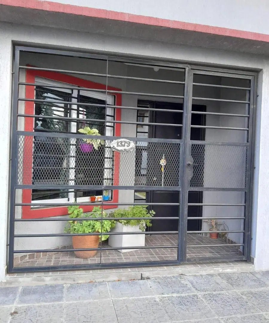 Excelente oportunidad casa 5 ambientes con patio y cochera 4