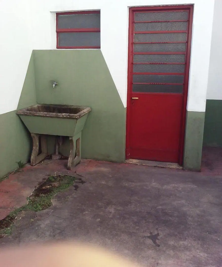 Local Comercial en Alquiler – 110 m² – Baño y Patio Propio 1