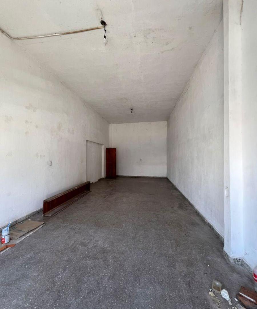 Foto de Excelente Local Comercial a la Calle – Gran Vidriera con Persiana, imagen 3