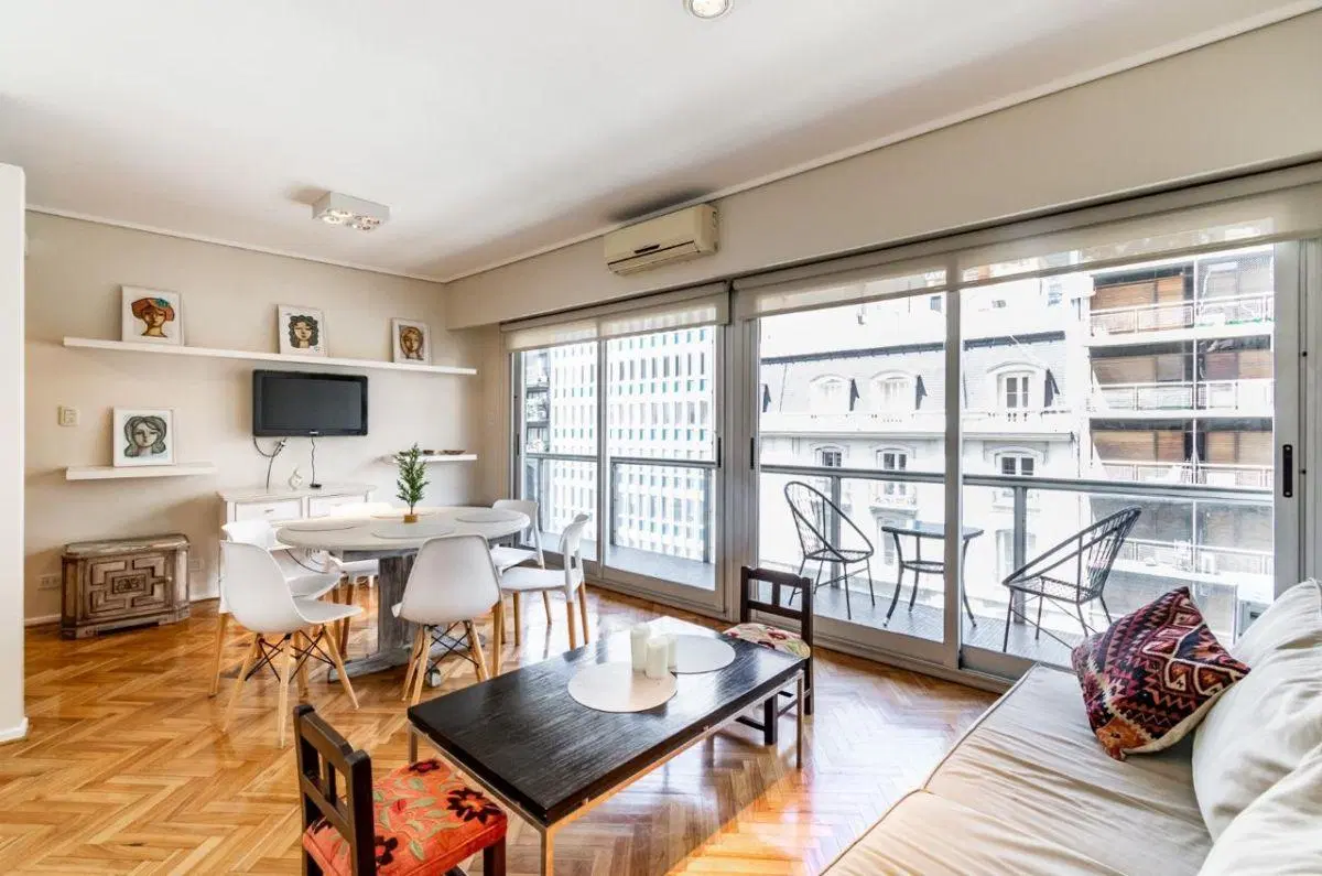 Av. Santa Fe y Suipacha - PISO 80 m2 baño y toillette + balcon frente 4