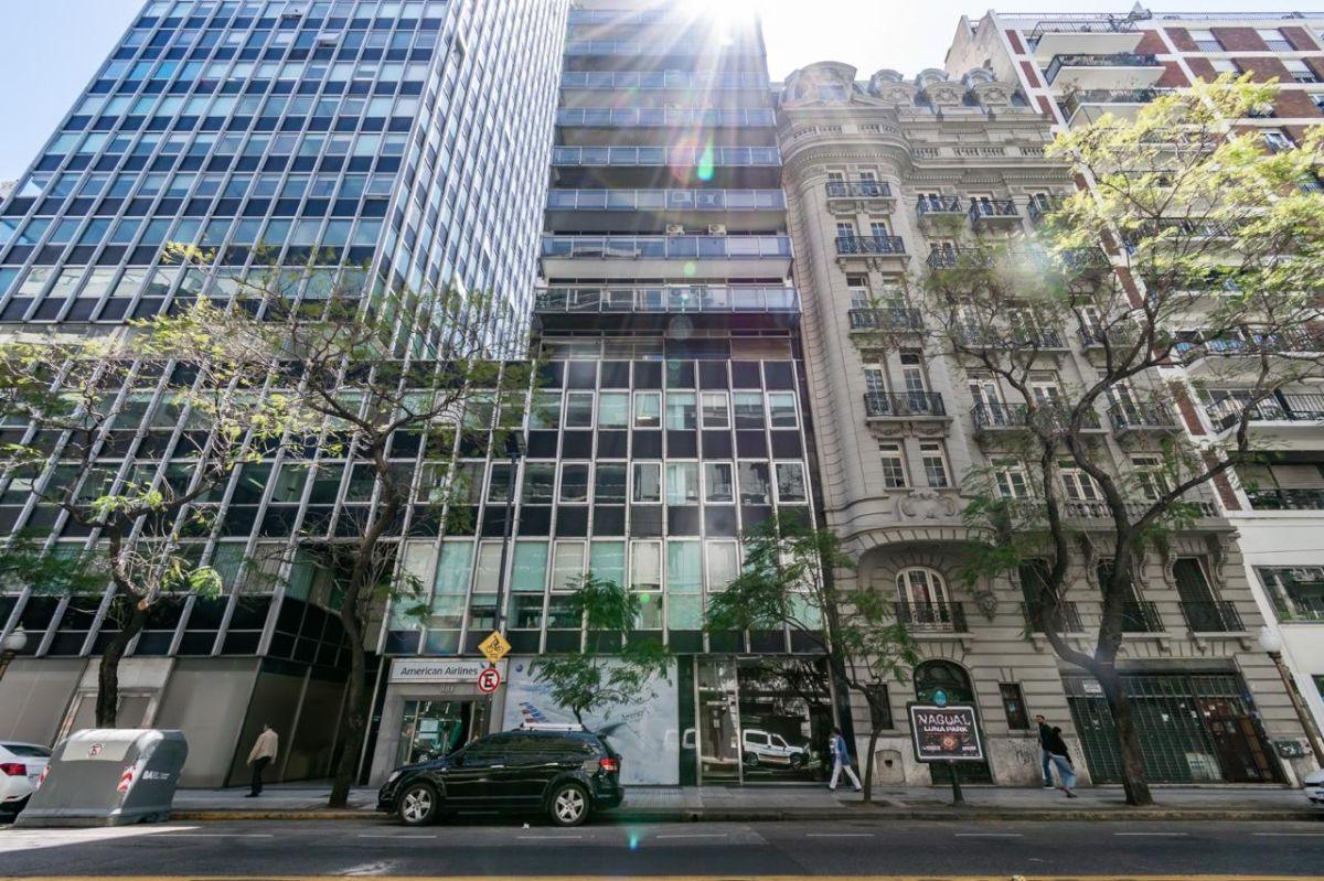 Av. Santa Fe y Suipacha - PISO 80 m2 baño y toillette + balcon frente