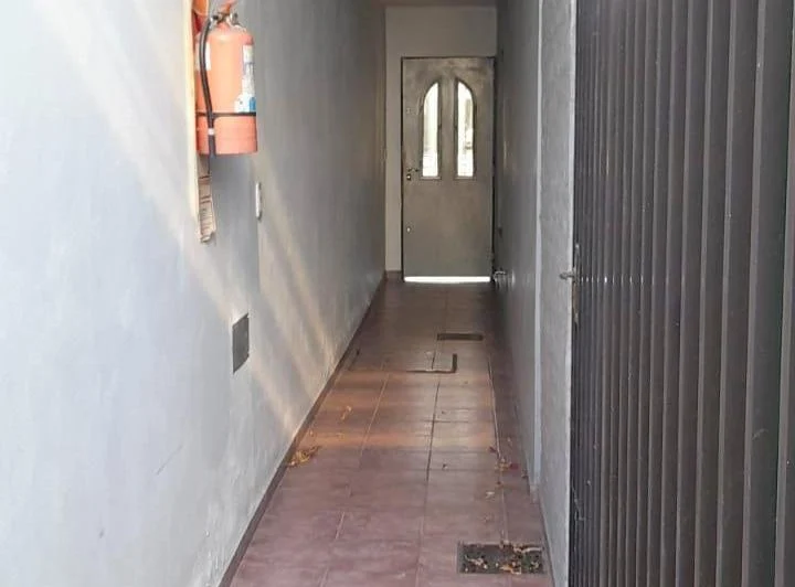 EXCELENTE DEPTO. 3 AMBIENTES CON 2 PATIOS, QUINCHO Y TERRAZA. SAN JUSTO CENTRO. 3