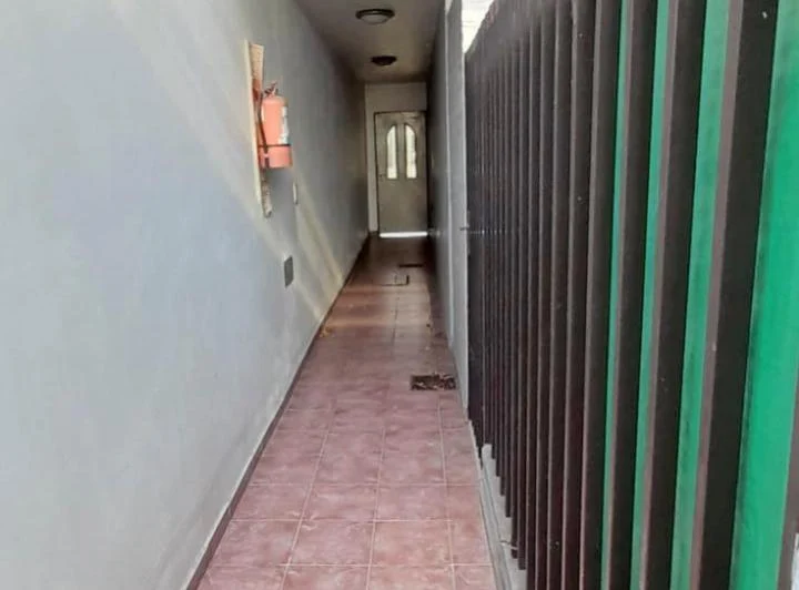 EXCELENTE DEPTO. 3 AMBIENTES CON 2 PATIOS, QUINCHO Y TERRAZA. SAN JUSTO CENTRO. 4