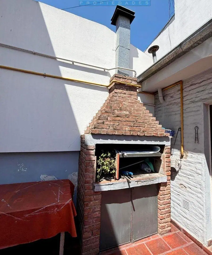 ESPECTACULAR CASA DE 5 AMBIENTES CON COCHERA - SAN JUSTO 3