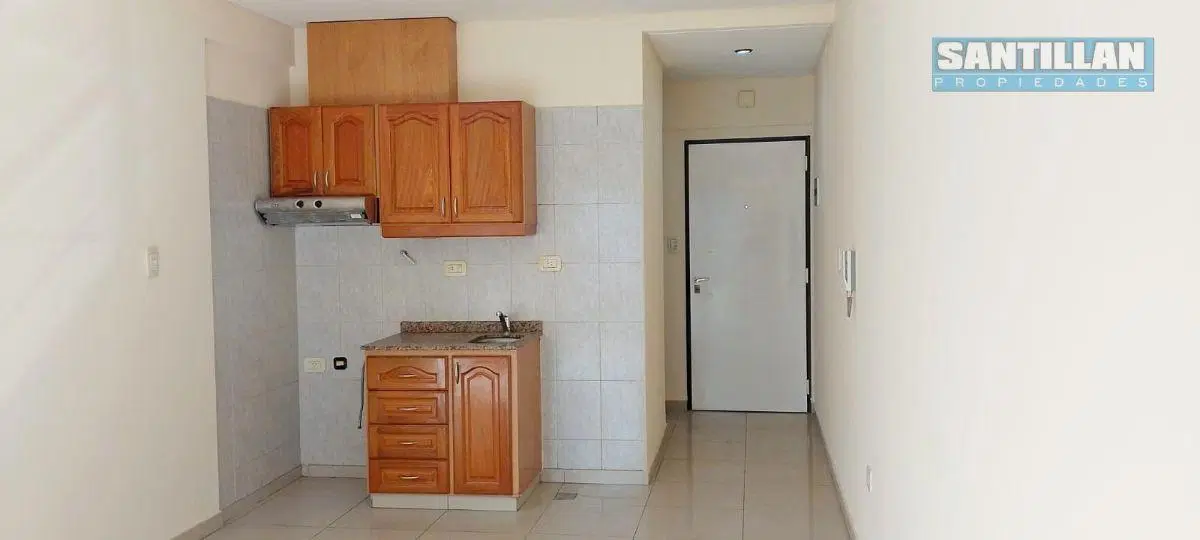 HERMOSO DEPARTAMENTO DE 2 AMPLIOS AMBIENTES EN DÚPLEX AL FRENTE - SAN JUSTO CENTRO 2