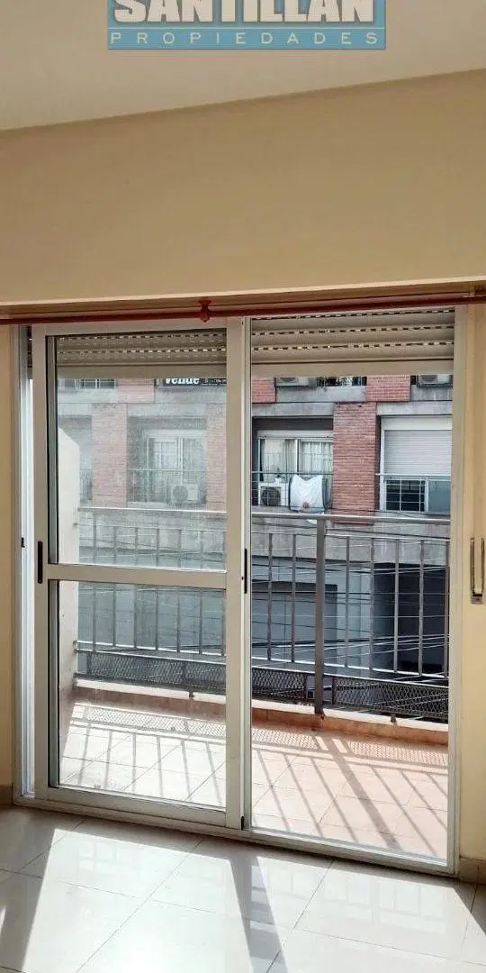 HERMOSO DEPARTAMENTO DE 2 AMPLIOS AMBIENTES EN DÚPLEX AL FRENTE - SAN JUSTO CENTRO 8
