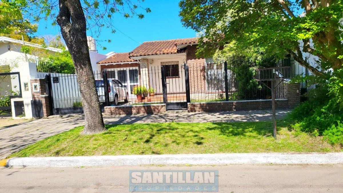Foto de HERMOSA CASA DE 4 AMBIENTES CON COCHERA, QUINCHO Y PILETA. MERLO NORTE., imagen 2